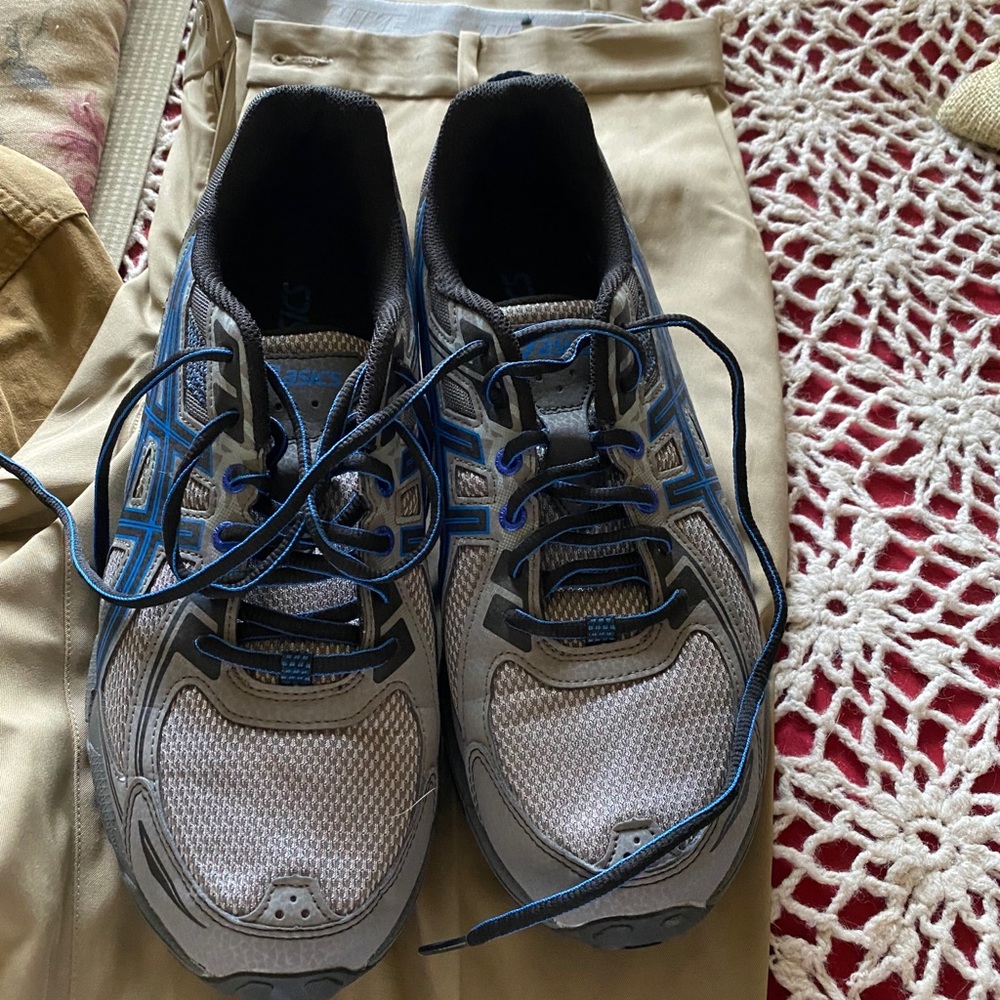 ASICS Men’s 10.5 Running shoe